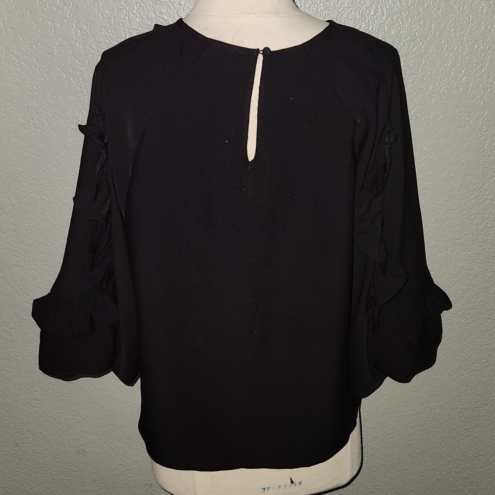 Vince Camuto Black Ruffle Sleeve Crêpe de Chine Blouse Size Small Nordst… - Picture 8 of 9